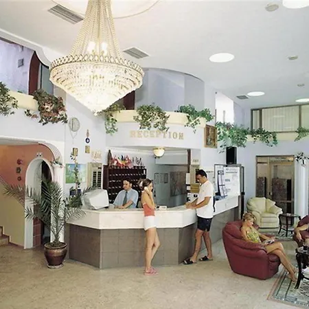 Minay クシャダス